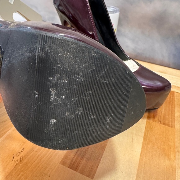 98 speed limit heels 7.5 used Elegant Purple High Heels - Picture 9 of 9